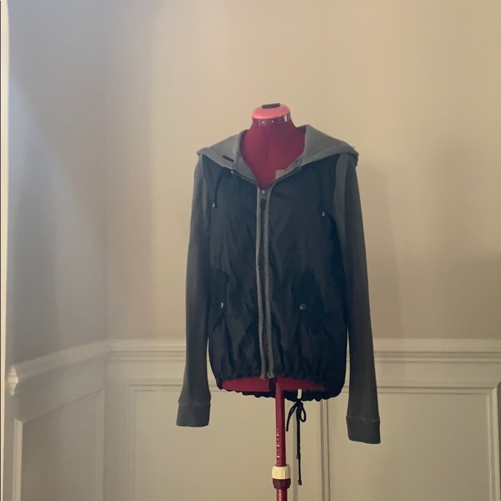 Lightweight sweatshirt windbreaker combo